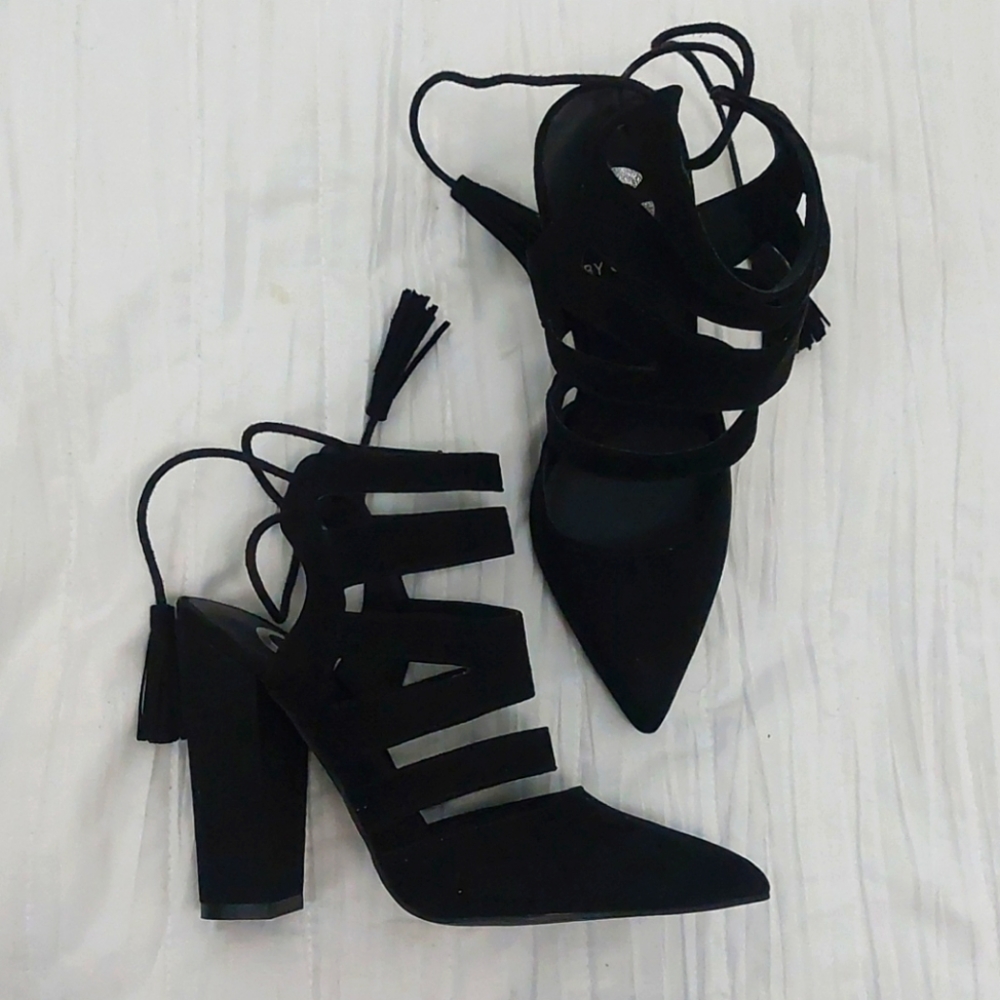 Black closed toe heels